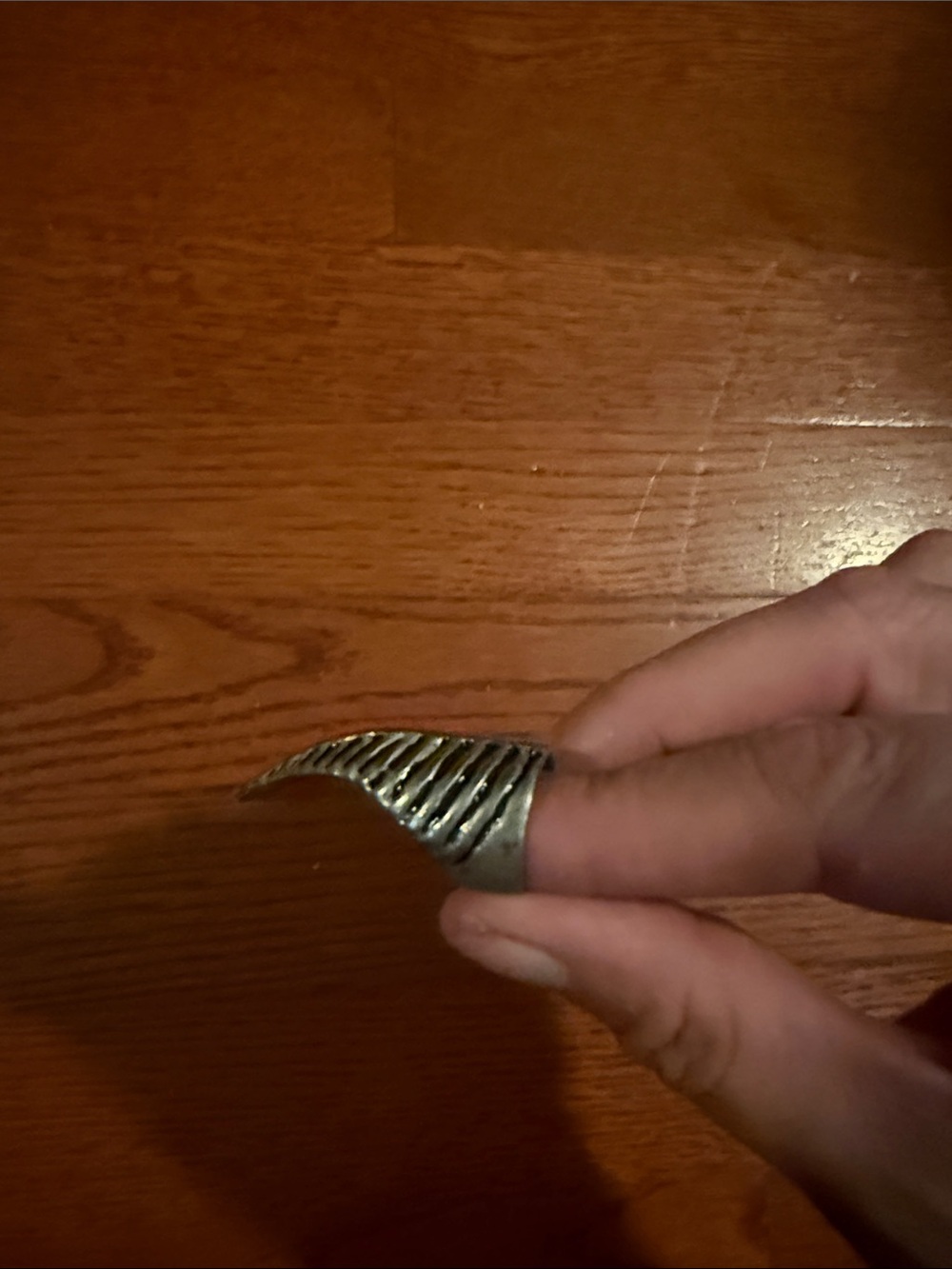 Silver Ribbed Metal Thumb/Claw Ring